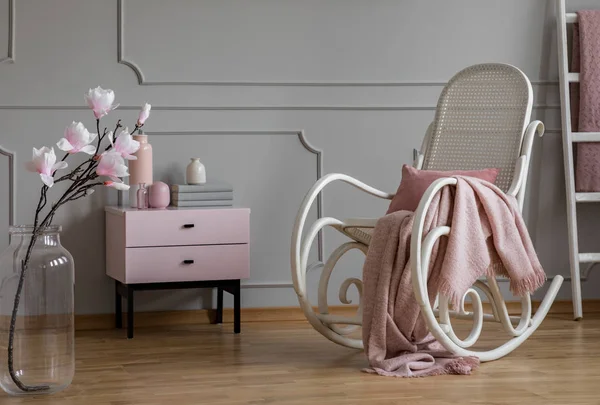 Flowers Rocking Chair Blanket Grey Pink Living Room Interior Cabinet — Stock Photo, Image