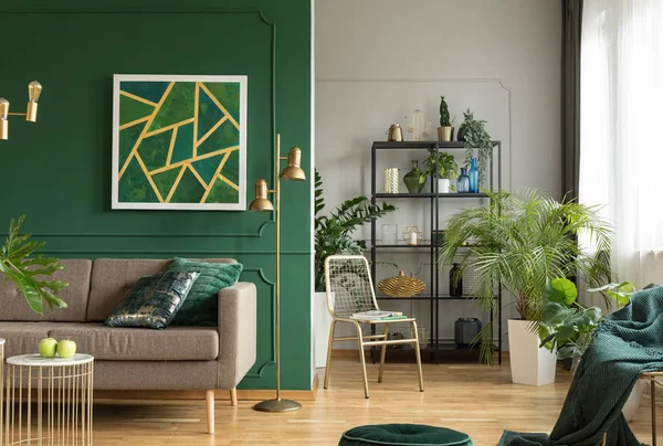 Abstract Green Gold Painting Green Wall Trendy Apartment — Stock Photo, Image