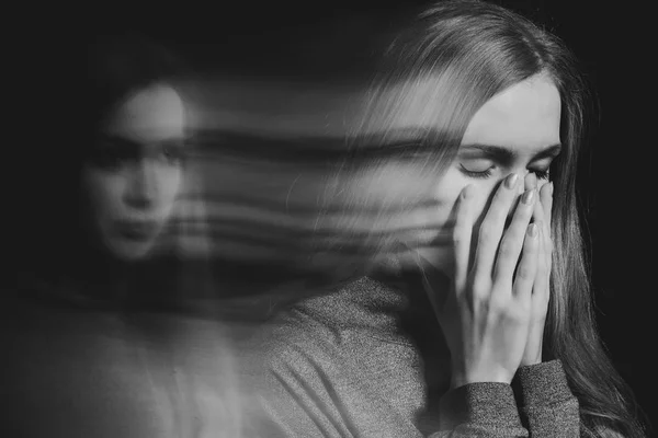 Blurred Black White Picture Young Beautiful Redhead Girl Obsessive Compulsive — Stock Photo, Image