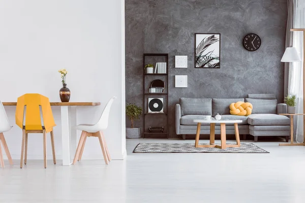 Cinza Branco Elegante Sala Jantar Estar Com Mesa Madeira Com — Fotografia de Stock