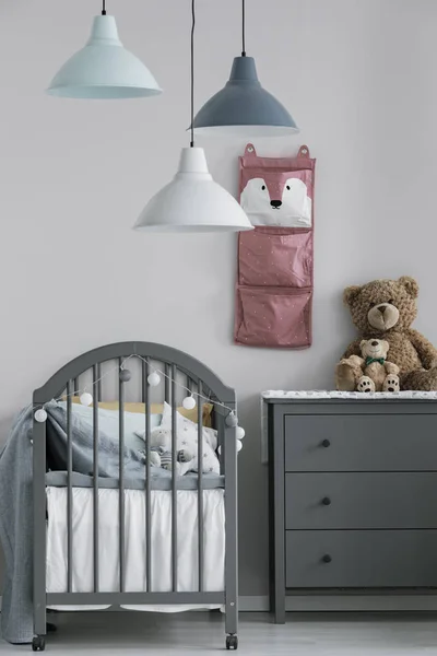 Grijze Houten Wieg Modieuze Scandinavische Baby Slaapkamer Interieur — Stockfoto