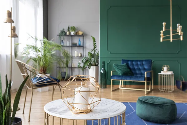 Candle on the table in modern elegant living room — Stock Photo, Image