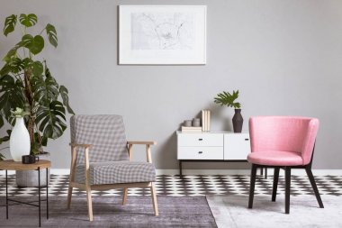 Bej ve gri oturma odası iç pastel pembe sandalye