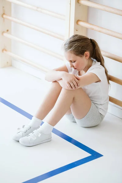 Sad girl alone — Stock Photo, Image