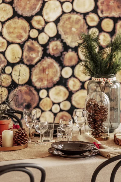 Primer plano de la mesa lista para la cena de Nochebuena — Foto de Stock