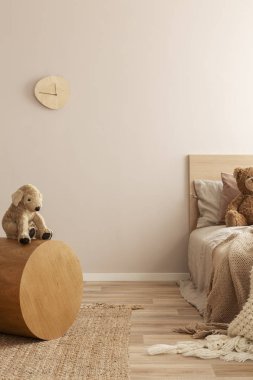 Doğal çocuk yatak odası boş duvara kopya alanı