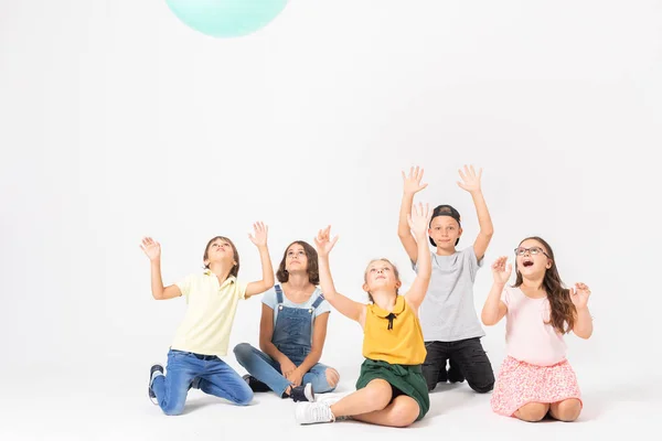 Brincando com o balão — Fotografia de Stock