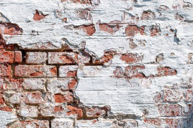 Düşen alçılı eski kırmızı tuğla dokusu