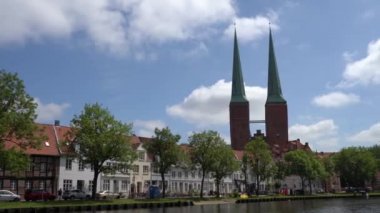 Luebeck, Nehirden şehrin görünümü.