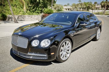 Bentley tropikal iklimde yolda, Dominik Cumhuriyeti