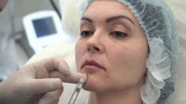 alt dudağın hacmini doldur