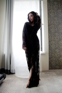 yarı saydam sabahlık güzel kız