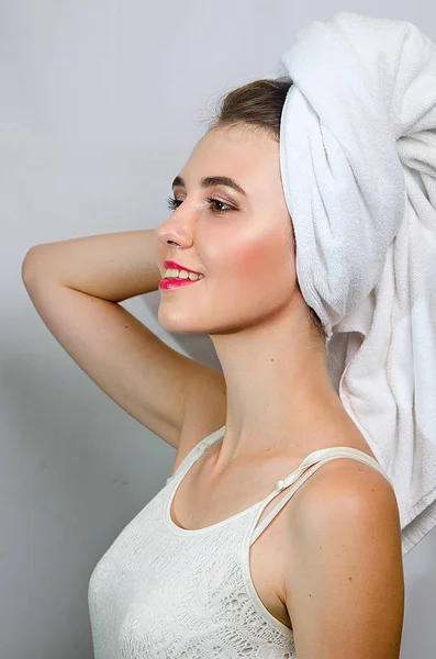 Beautiful Girl Towel — Stock Photo, Image