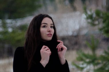 Parktaki güzel kız.