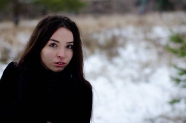 Parktaki güzel kız.