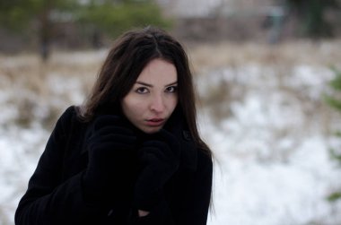 Parktaki güzel kız.