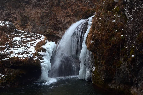 Beautiful Winter Mountain Water — Stock Photo, Image