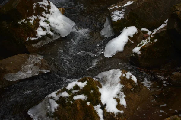 Bela Água Montanha Inverno — Fotografia de Stock