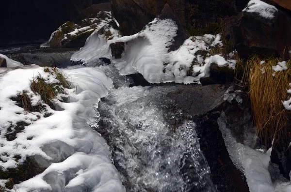 Beautiful Winter Mountain Water — Stock Photo, Image