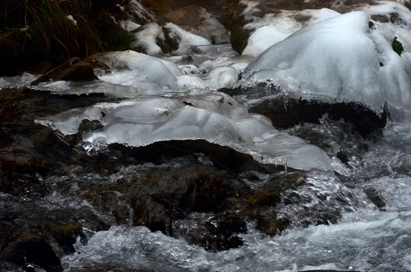 Bela Água Montanha Inverno — Fotografia de Stock