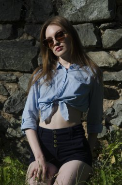 Parktaki güzel kız.