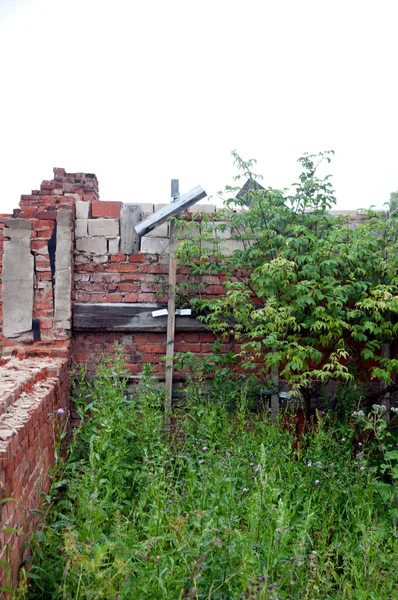 Bakstenen Van Een Verwoest Gebouw — Stockfoto