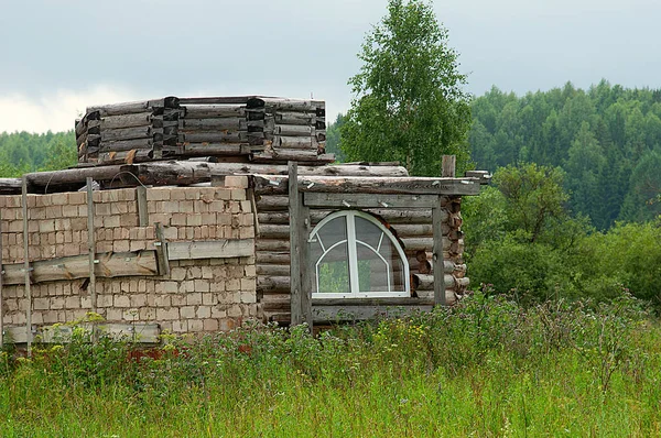 板で作られた木造建築物 — ストック写真