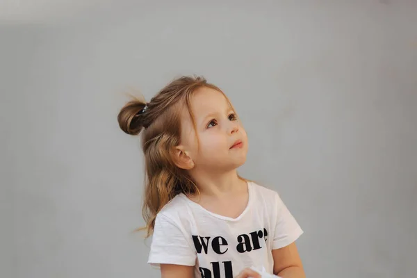 Beautiful Little Girl Having Fun City All Kids — Stock Photo, Image