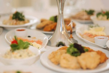 Düğün tablolarda restoran. Deciration ve gıda