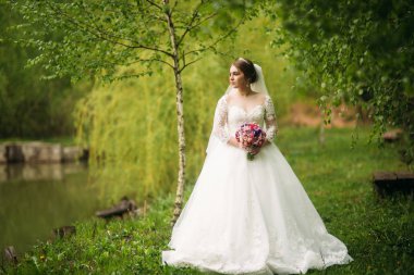 Güzel gelin düğün günü pakr