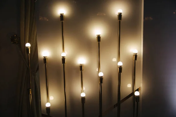 Elementi di luce. Lampadina elettronica a candela — Foto Stock