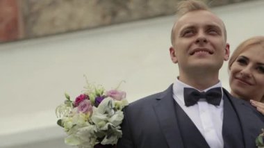 Damat ve gelin closeup görünümü. Güzel çift. Yeni evli