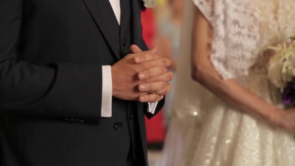 Ceremonia de boda. Novio y novia en el día de su boda — Vídeos de Stock