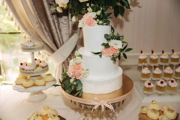 Beautiful wedding cake. Sweet dream. candy bar