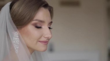 Evde güzel gelin yakın çekim