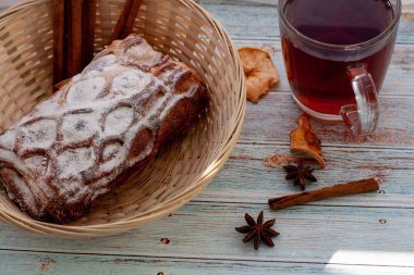 hamur işleri, rulo, börek, tatlı, ekmek, tarçın, çay, içecekler, fotoğraf makinesi, gıda, Öğle Yemeği, snack, akşam yemeği, Kahvaltı, limon, baharatlar, baharat, elma, fındık, çilek, ekmek, pasta, çikolata, süt, ekmek, ekmek, dereotu, çörek, marmelat, şeker, pembe, çikolata,