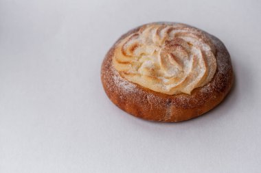 hamur işleri, rulo, börek, tatlı, ekmek, tarçın, çay, içecekler, fotoğraf makinesi, gıda, Öğle Yemeği, snack, akşam yemeği, Kahvaltı, limon, baharatlar, baharat, elma, fındık, çilek, ekmek, pasta, çikolata, süt, ekmek, ekmek, dereotu, çörek, marmelat, şeker, pembe, çikolata,