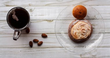 hamur işleri, rulo, börek, tatlı, ekmek, tarçın, çay, içecekler, fotoğraf makinesi, gıda, Öğle Yemeği, snack, akşam yemeği, Kahvaltı, limon, baharatlar, baharat, elma, fındık, çilek, ekmek, pasta, çikolata, süt, ekmek, ekmek, dereotu, çörek, marmelat, şeker, pembe, çikolata,