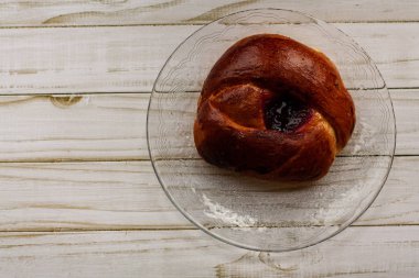 masada bir fincan çay, kamera, tarçın, baharat pişirme