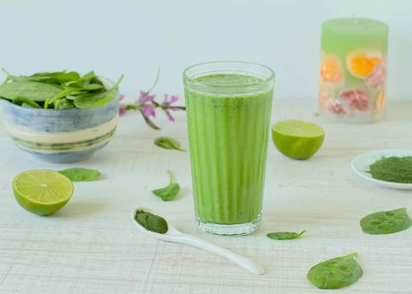 Detox Zdrowy Zielony Smoothie Szklance Matcha Szpinakiem — Zdjęcie stockowe