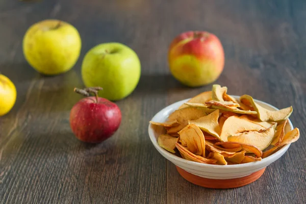 Homemade Sun Dried Organic Apple Slices Crispy Apple Chips Old — 스톡 사진