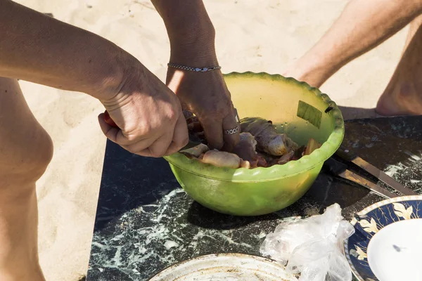 Doğu Sibirya toprağa eğitim tankı. Askeri tatbikatlar savaş Rusya'nın yakın bir durumda tank tümeni.