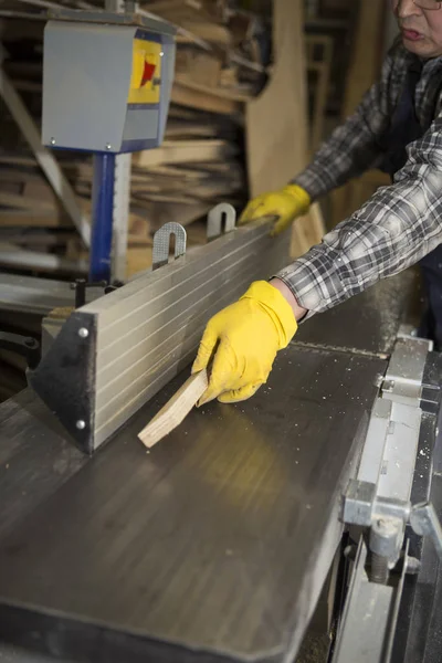 Łącznik Działa Maszyny Produkcji Produktów Drewnianych Stolarz Cięcia Drewna Różnych — Zdjęcie stockowe