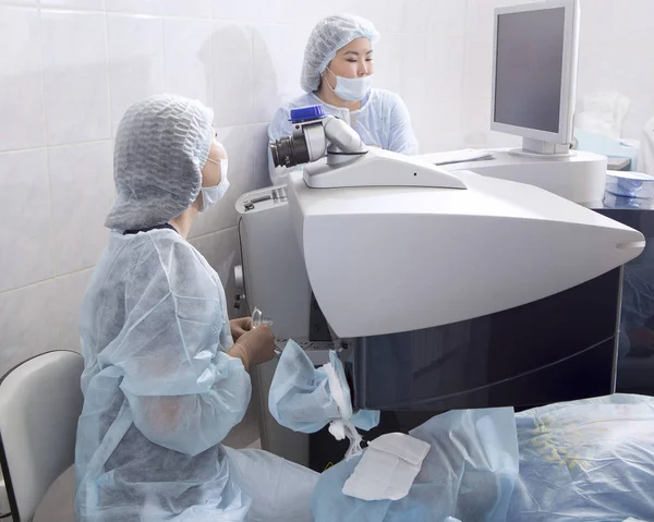 Laserchirurgie Zur Sehkorrektur Und Kataraktentfernung — Stockfoto