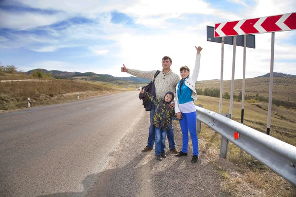 Friendly Family Three People Father Mother Son Travel World Hitchhiking — Stock Photo, Image