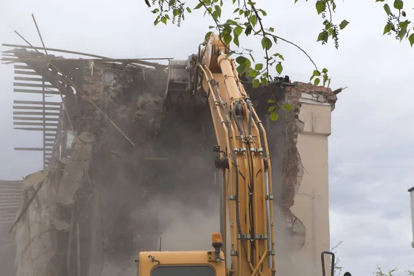 Destrucción Las Paredes Del Antiguo Edificio Limpieza Los Escombros Construcción — Foto de Stock