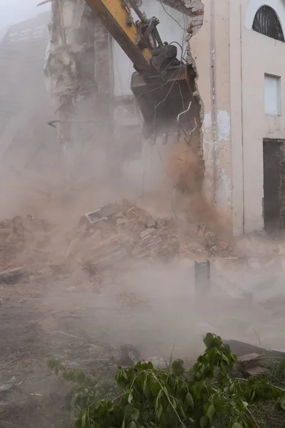 Vernieling Van Muren Van Het Oude Gebouw Het Opruimen Van Stockafbeelding