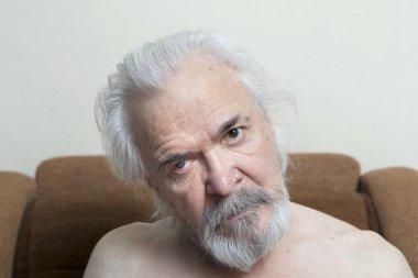  Katarakt ve glokom yaşlı kişilerde konservatif tedavi.