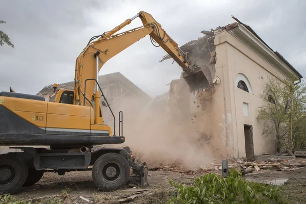 Destrucción Las Paredes Del Antiguo Edificio Limpieza Los Escombros Construcción — Foto de Stock
