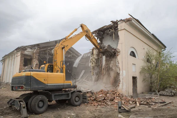 Destrucción Las Paredes Del Antiguo Edificio Limpieza Los Escombros Construcción — Foto de Stock